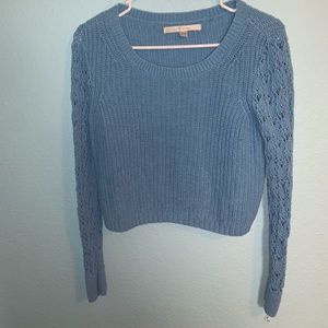 Blue sweater💙🤍